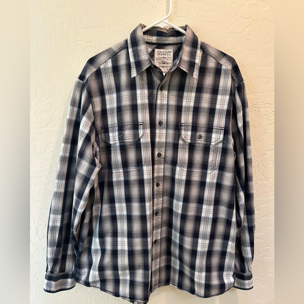 Wrangler Long Sleeve Button Down Shirt